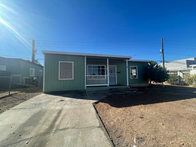 Building Photo - 6 Idaho Way