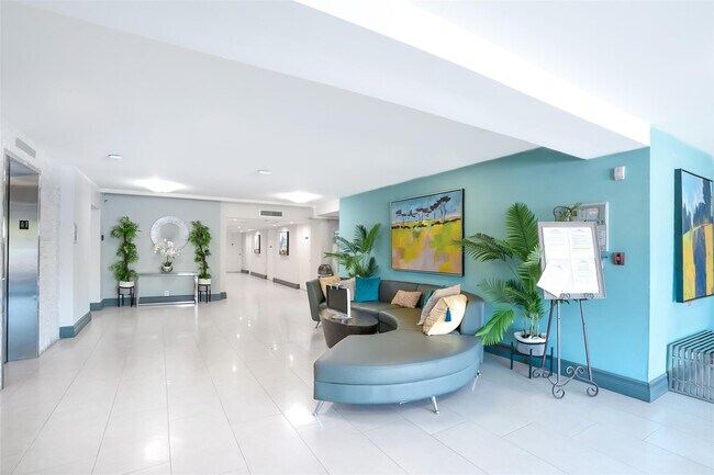 Photo - 2681 S Course Dr Unidad 212