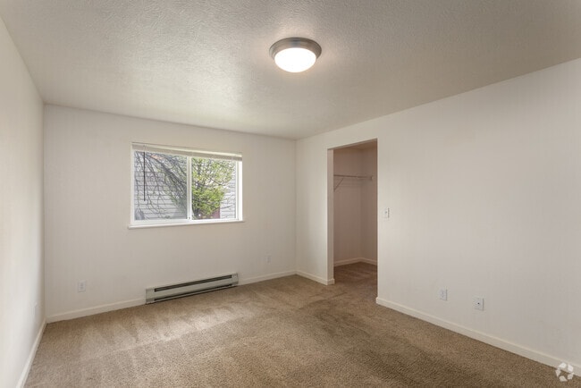 2BR, 2BA - 933-1,094SF
