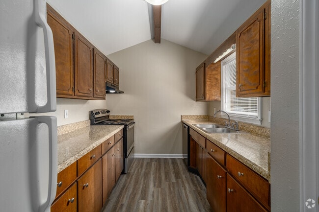 2BR, 1.5BA - 1,187SF - Kitchen