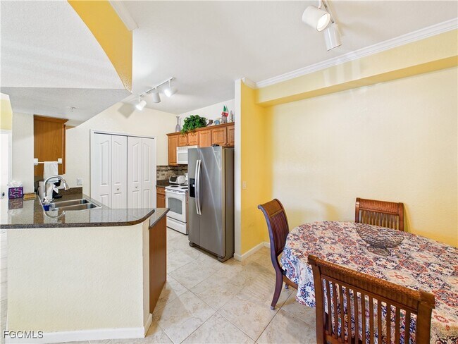 Photo - 12960 Positano Cir Unit 201