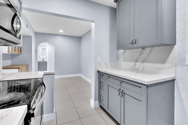 Photo - 450 NW 20th St Condo Unit 312