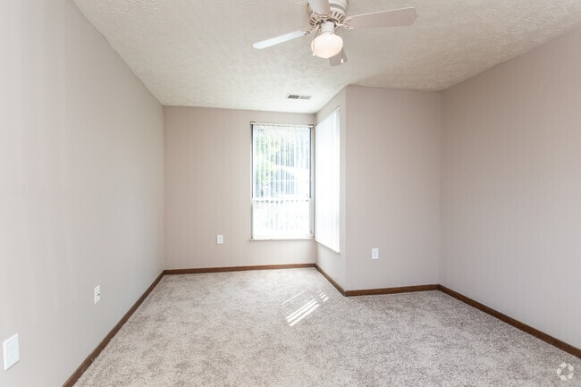 2BR, 1.5BA - 1,052 SF