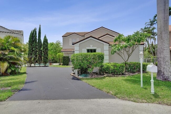 Building Photo - 21461 Sawmill Ct