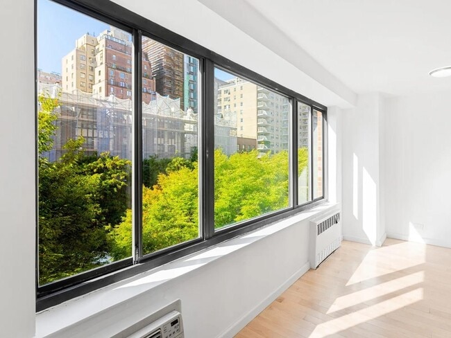 Photo - 372 Central Prk W Unit 5E