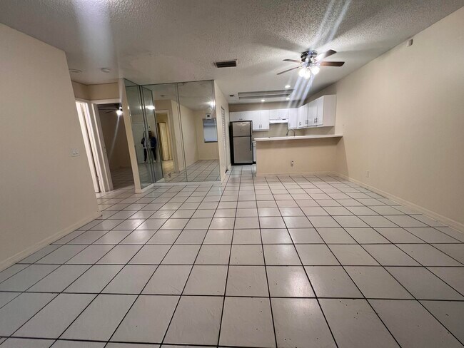 5320 Elmhurst Rd Unidad B