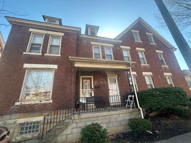 Building Photo - 1546 Highland St Unit 1546 Rental