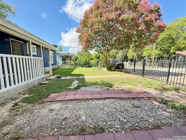 Photo - 230 S San Gabriel Ave
