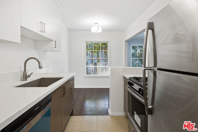 Photo - 8563-8569 Holloway Dr.