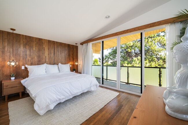 Unit B - 1 bedroom - 500 Surry Rd Unit B