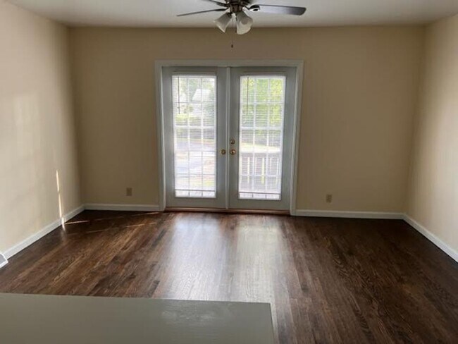 Photo - 7956 Cherry Hill Dr NE