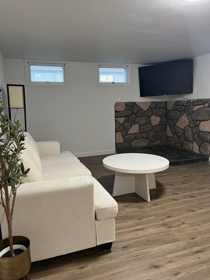 2 Bed 1 Bath furnished - 2 Bed 1 Bath furnished