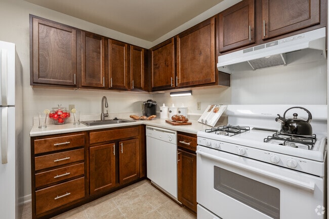 1BR, 1BA - 1,032SF - Kitchen