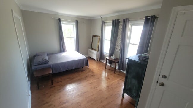 Building Photo - 32 St John St Unit Room