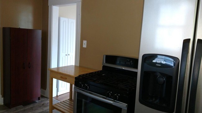 Photo - 2712 Willard Ave