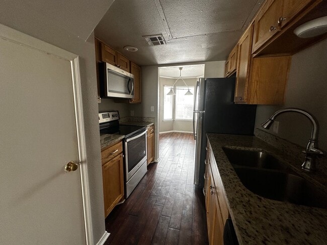 Photo - 600 Bagby Ave