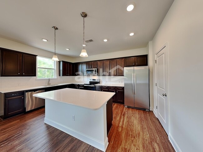 Photo - 164 Hazel Pk Dr