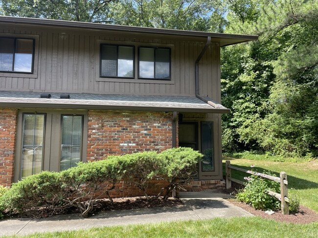 Photo - 606 Oak Tree Dr House