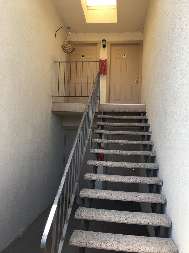 Photo - 601 E Ridgecrest Blvd