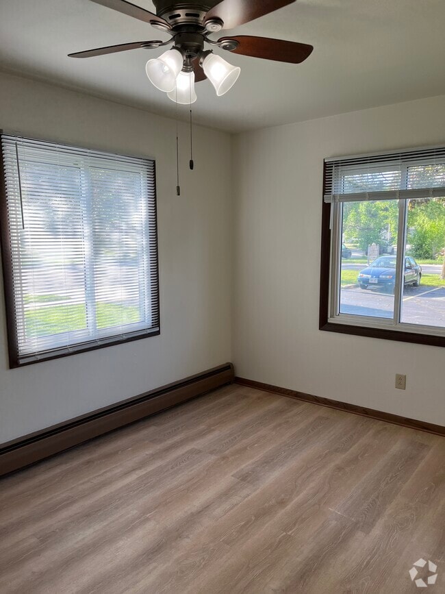 Building Photo - 1715 Stonebridge Rd Unit 102 Rental