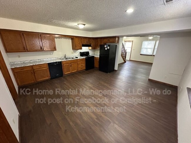 Photo - 225 Ottawa St