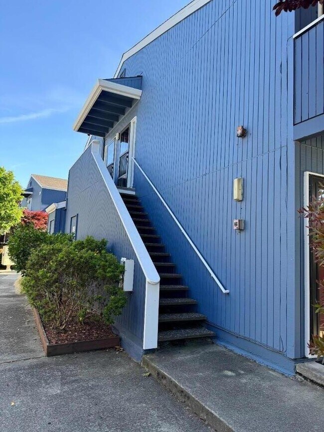 Photo - 1126 Cherry Ave