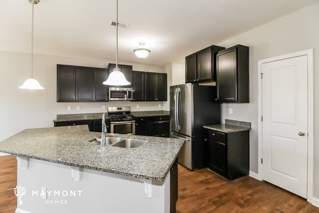 Photo - 648 Armitage Way