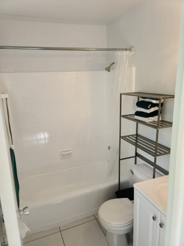 Photo - 1408 NE 6th St Unit #5