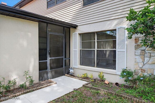 Photo - 125 Deer Lake Cir