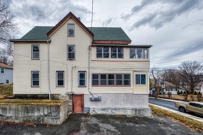 92 Pine St Unit 2