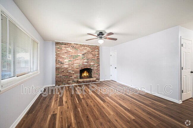 Building Photo - 4202 N Askew Ave Rental