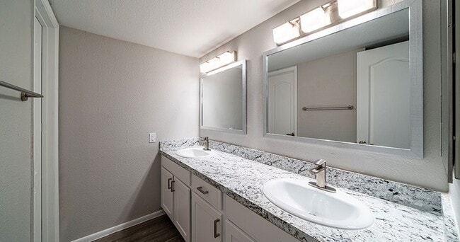 Photo - Westmount at the District Apartments