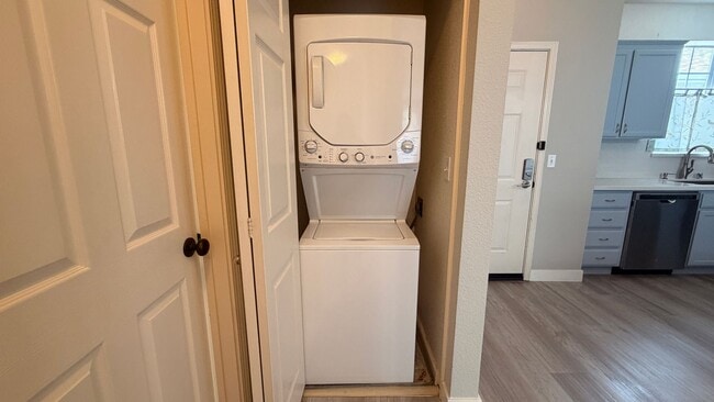 Photo - 3 Bed 2 Bath Available in Sunnyvale, CA!