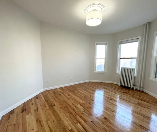 Photo - 157 E Cottage St