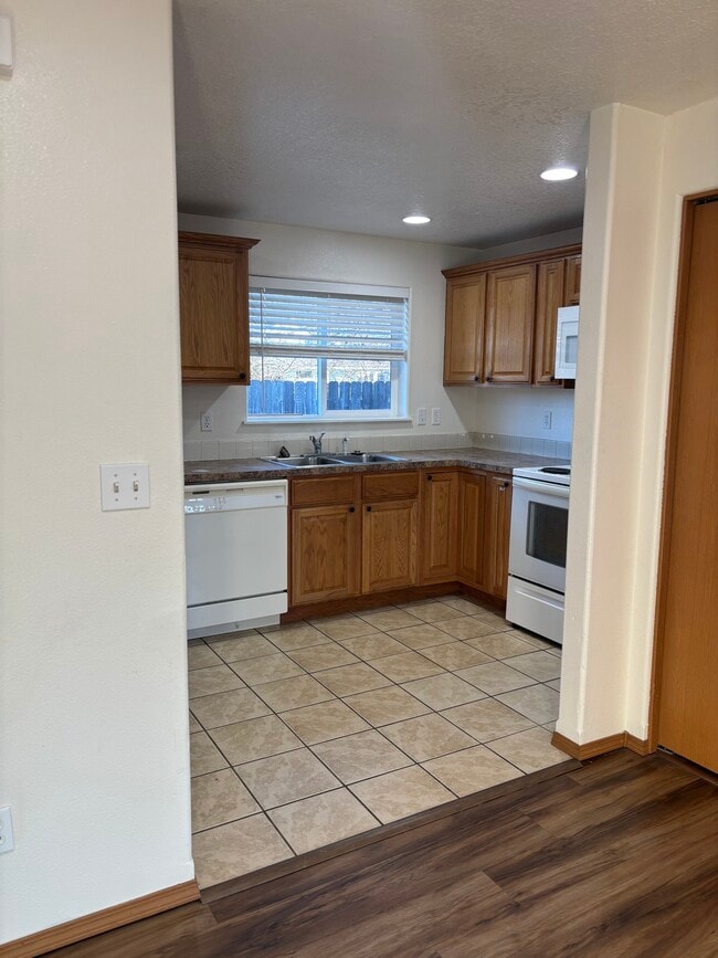 Photo - 861 6th Ave SE Unit 873