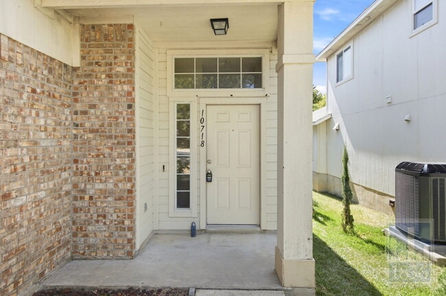 Photo - 10718 Claywood Dr