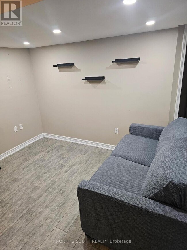 Photo - 23 Vanwood Crescent