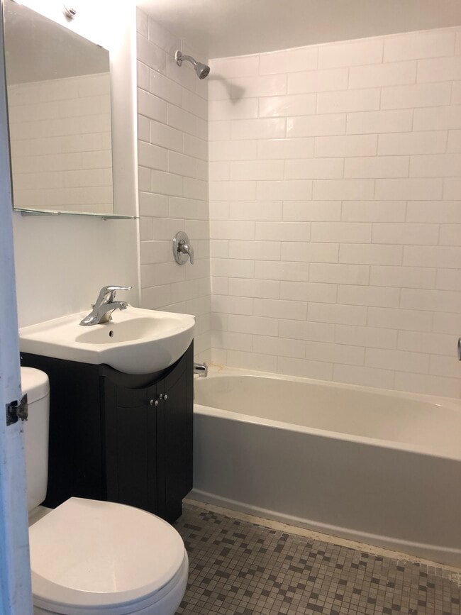 Photo - LARGE ONE BED - FAMILY BUILDING Unit 508