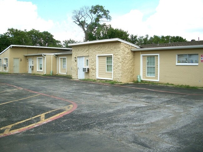 Hampshire Terrace Apartments - Hampshire Terrace Apartments