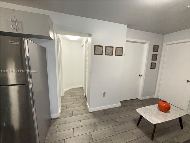 Photo - 1604 SW 9th St Unidad B