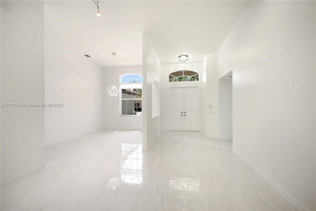 Photo - 2527 Jardin Dr