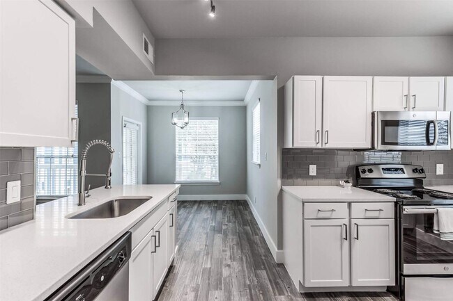 Photo - 19100 Glenwest Dr Unidad 236