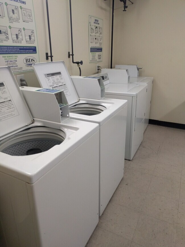 Photo - Cromwell Commons