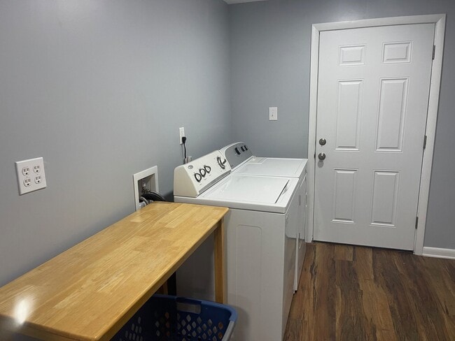 Photo - 4007 Aldington Dr