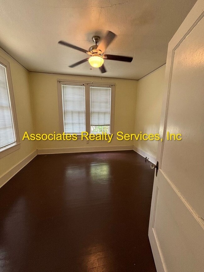 Photo - One Bedroom One Bath Near UF ***NO PETS***