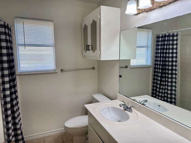 Photo - 328 E Johnson St