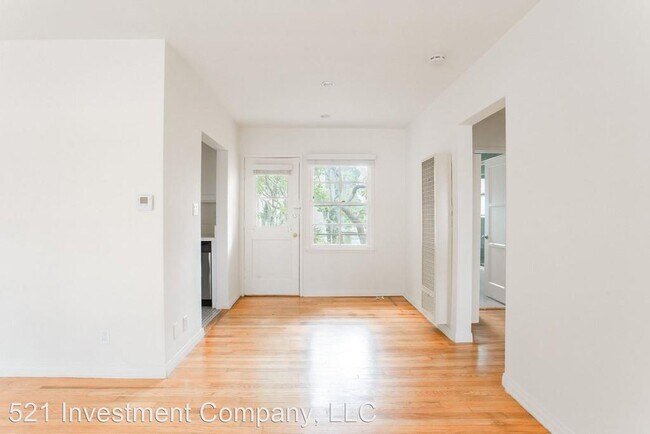 Photo - Hollister& 6th Street Apartments