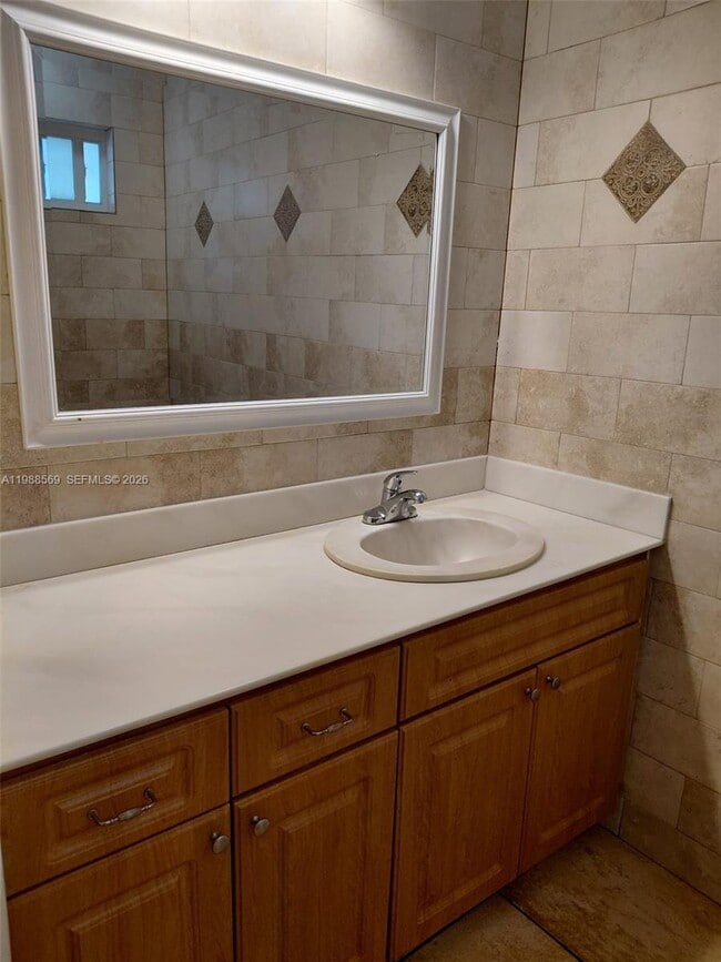 Building Photo - 3503 SW 24th St Unit A-B