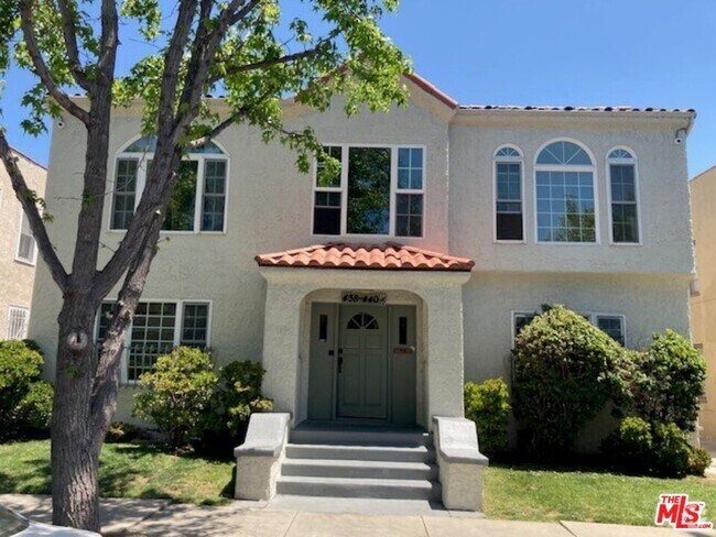 Building Photo - 440 N Orange Grove Ave Rental