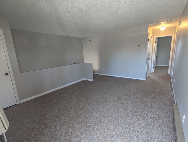 Photo - 902 N Logan St